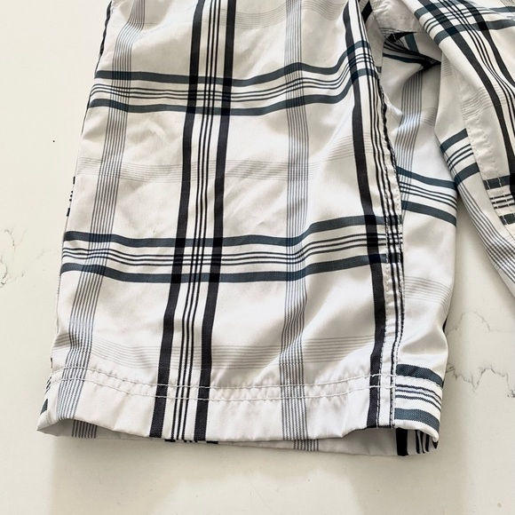 Old Navy Boys’ Swimsuit/Swim Shorts (10-12 YRS) - Picture 4 of 6